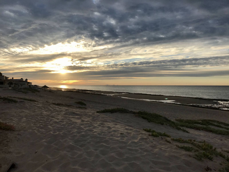 Sunrise, Bella Mareas